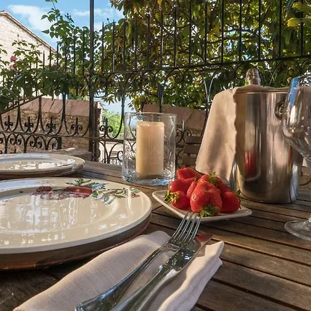 Alojamento de Acomodação e Pequeno-almoço Suites Le Dimore Di San Francesco Assisi